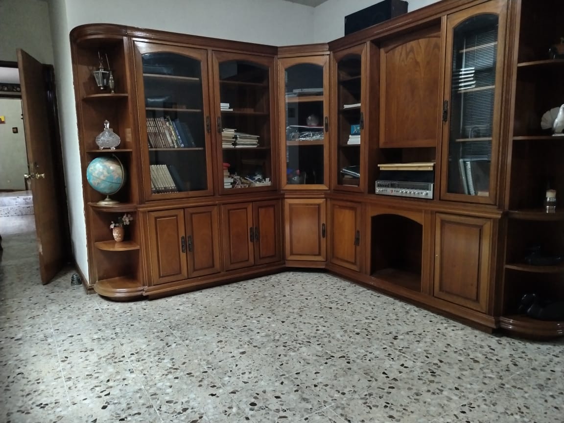 Casa en Venta, Calle Obregón: Amplios Espacios y Comodidades - Galería 3