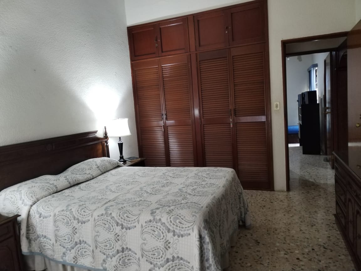 Casa en Venta, Calle Obregón: Amplios Espacios y Comodidades - Galería 9