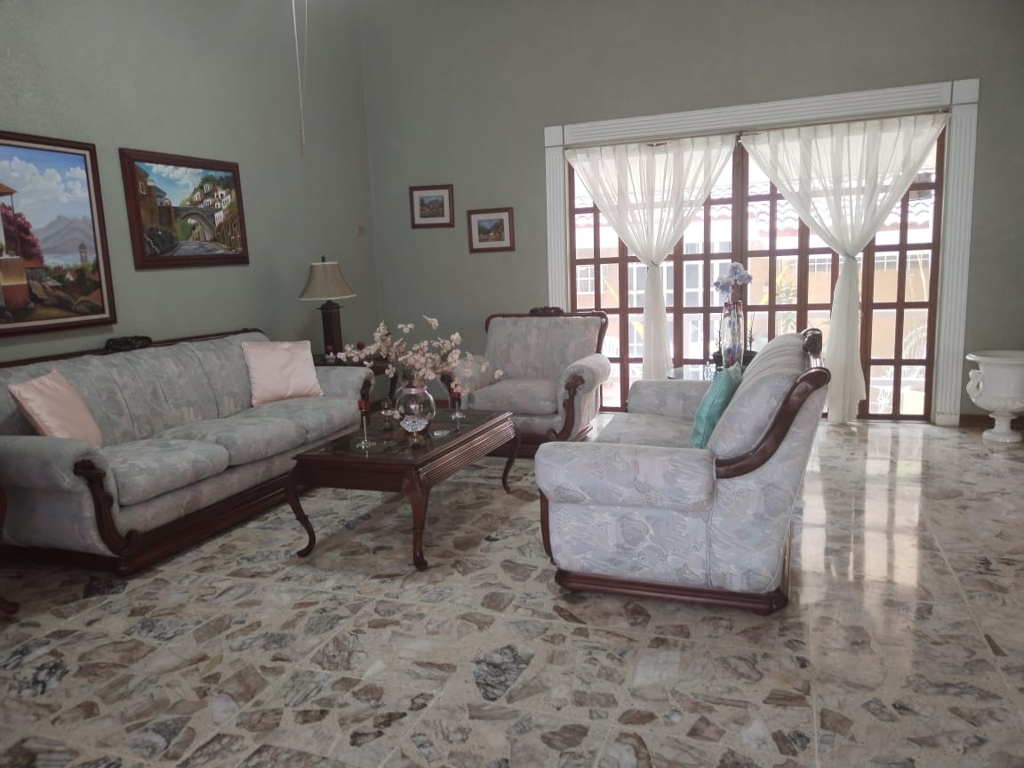 Casa Residencial en Venta en Las Quintas - Galería 2